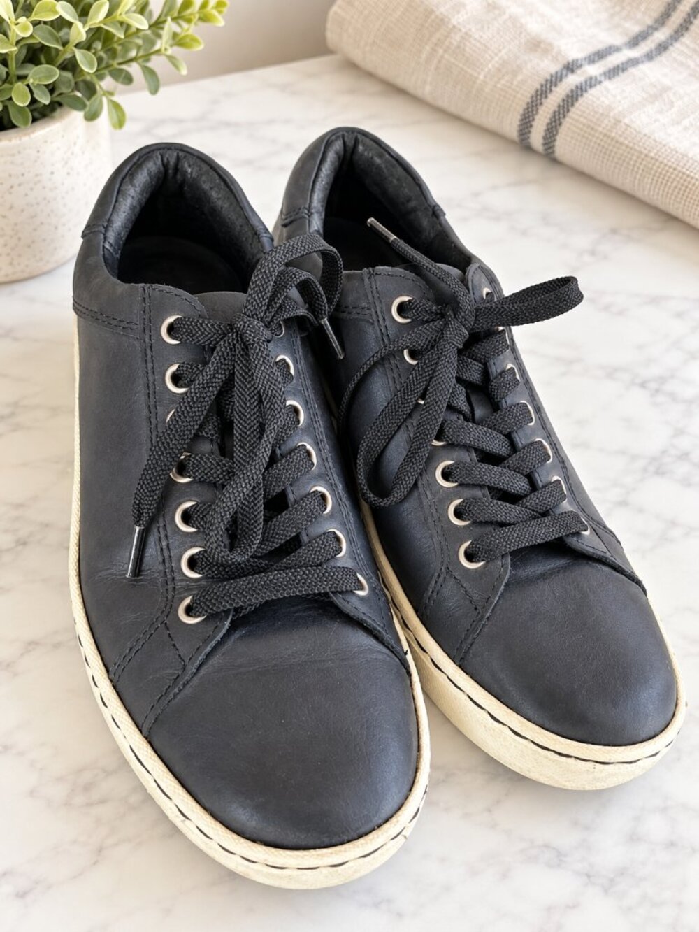 Born Black Leather Lace-Up Sneakers Size 6.5